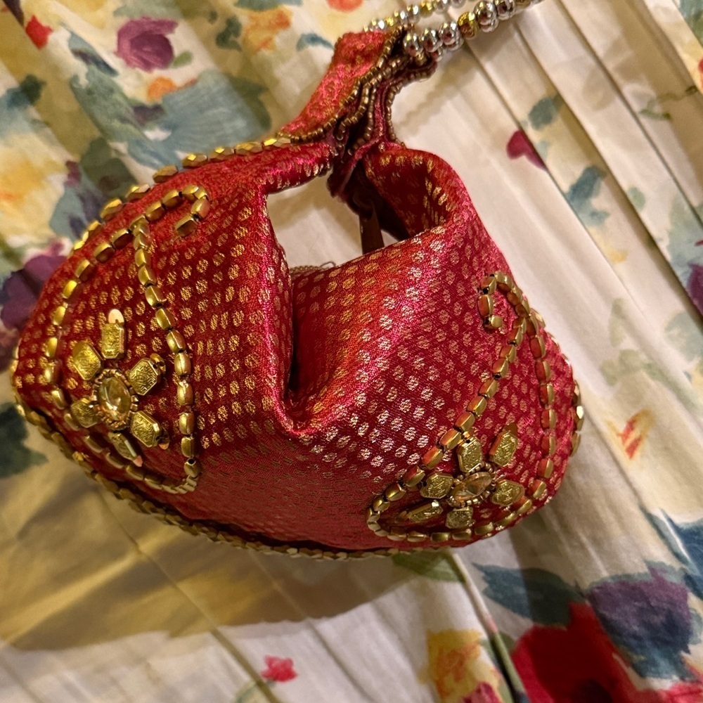 NWOT Elegant Red Embellished Women's Bag - Picture 10 of 10